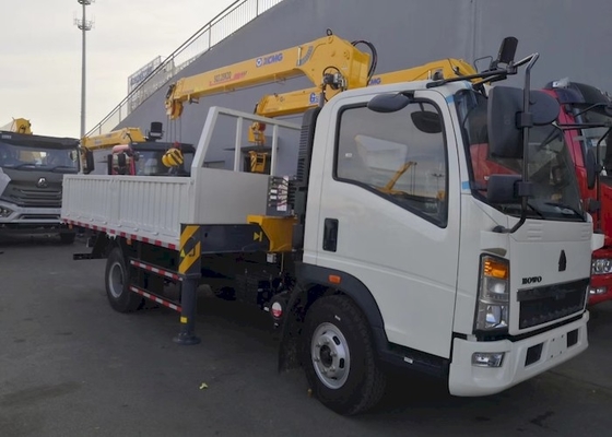 Gru 75km/H 88km/H 8 Ton Crane Truck dell'asta montata camion di alta efficienza