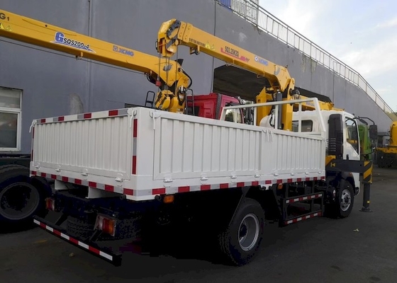 Gru 75km/H 88km/H 8 Ton Crane Truck dell'asta montata camion di alta efficienza