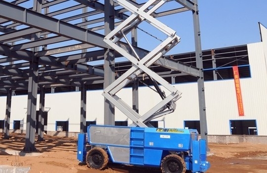 Ascensore idraulico industriale di forbici del terreno ruvido della piattaforma elevatrice di GTZN con le intelaiature di base della gru