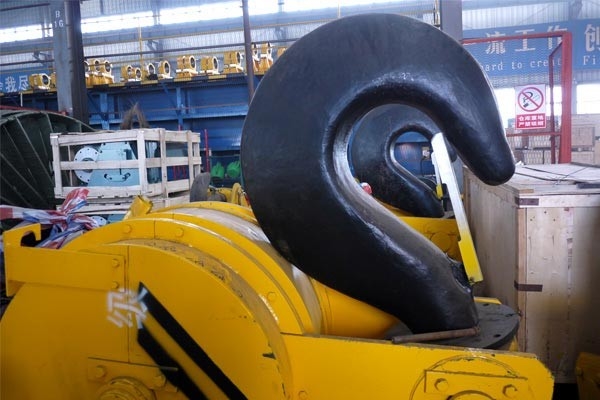 La gru sopraelevata di tipo europea del cavalletto ha forgiato il doppio Crane Hook che del blocco la C ha modellato